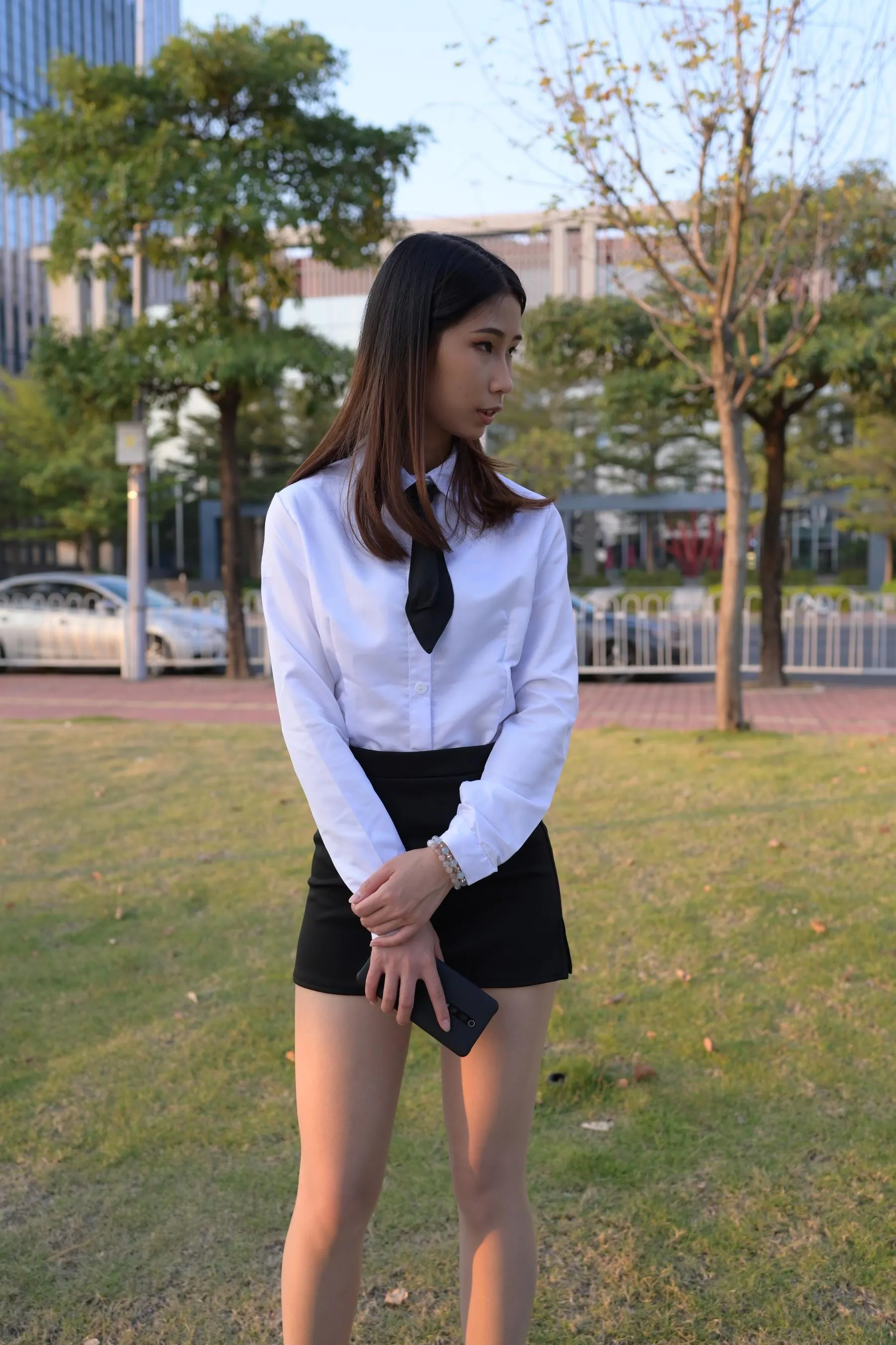 [魔镜街拍] NO.082 SM_0006街拍肉丝高跟制服ol小姐姐 [203P]插图